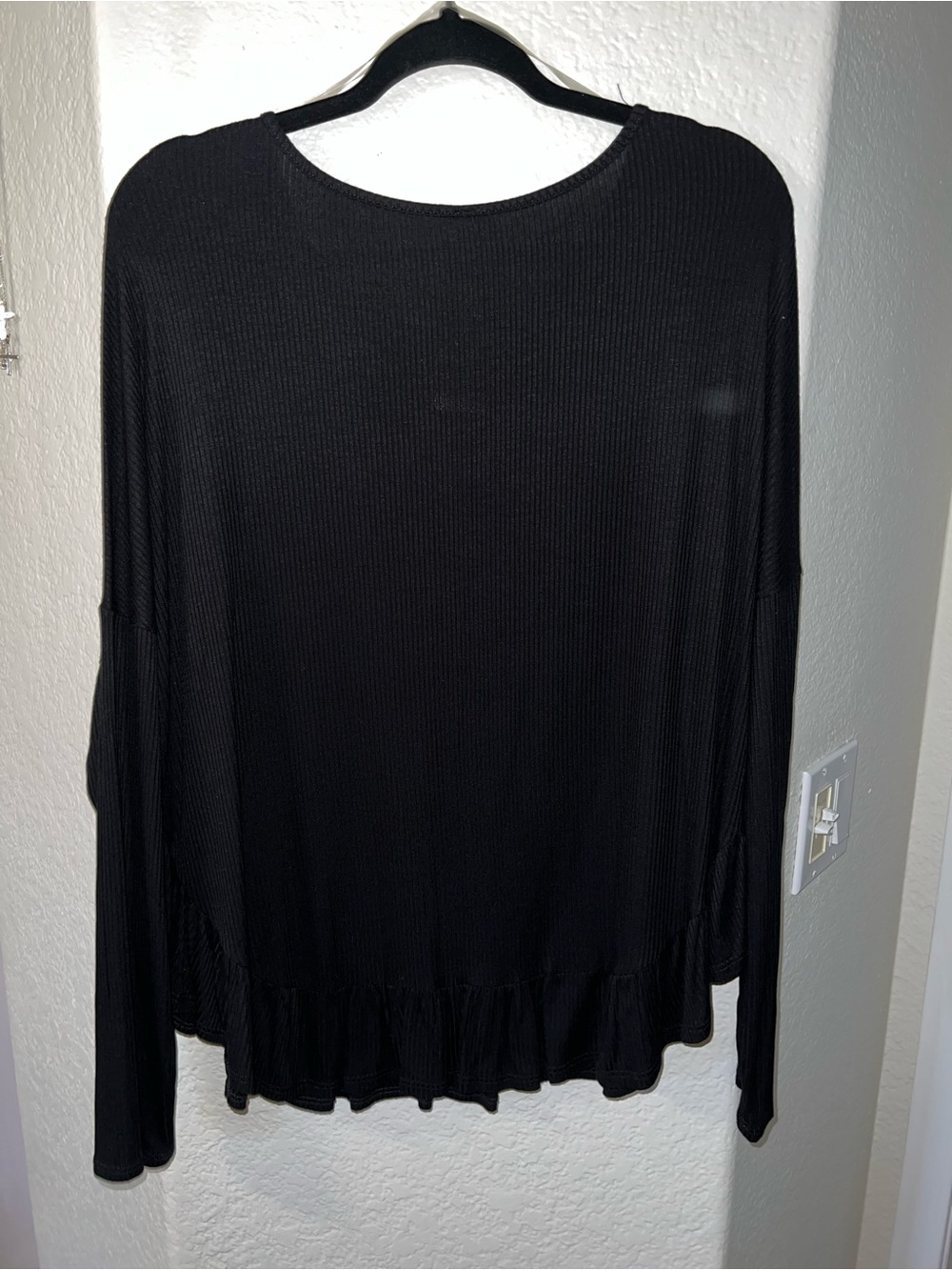 Black Ruffled Hem Ribbed Top - Picture 5 of 5